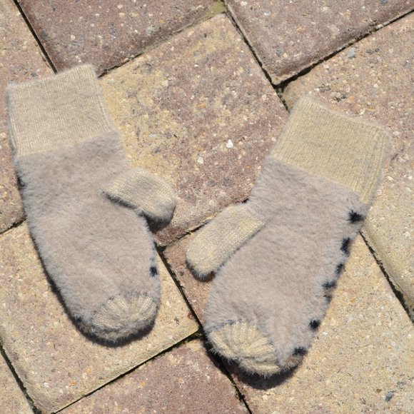 NEW Womens KENDALL + KYLIE 2 Piece Leopard Print Hat & Mitten Set - Picture 8 of 14